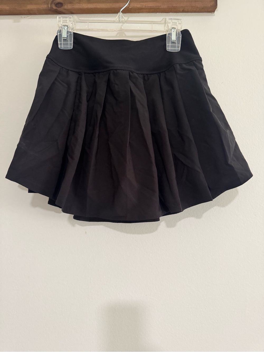 Old Navy Black Pleated Women's Skirt - Quick dry